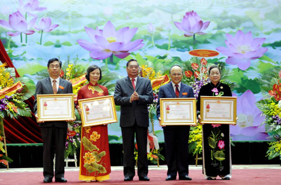 ពិធីលើលដំកើងគំរូ១១៦នាក់ក្នុងការ“ចលនាប្រជាជនប៉ិនប្រសព”